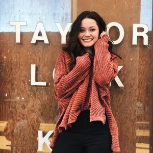 Meet your Posher, Kaylee grace